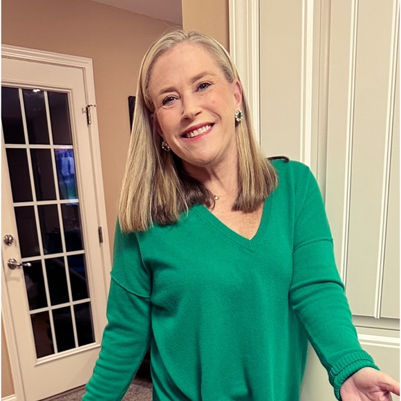 Meet your Posher, Dawn - Picture 1 of 2